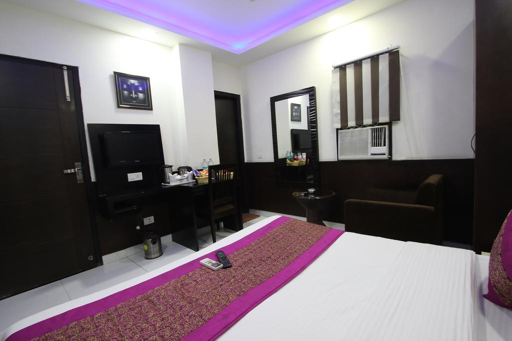 Hotel Hill Palace -Near Karol Bagh Metro Station Delhi  Exterior foto